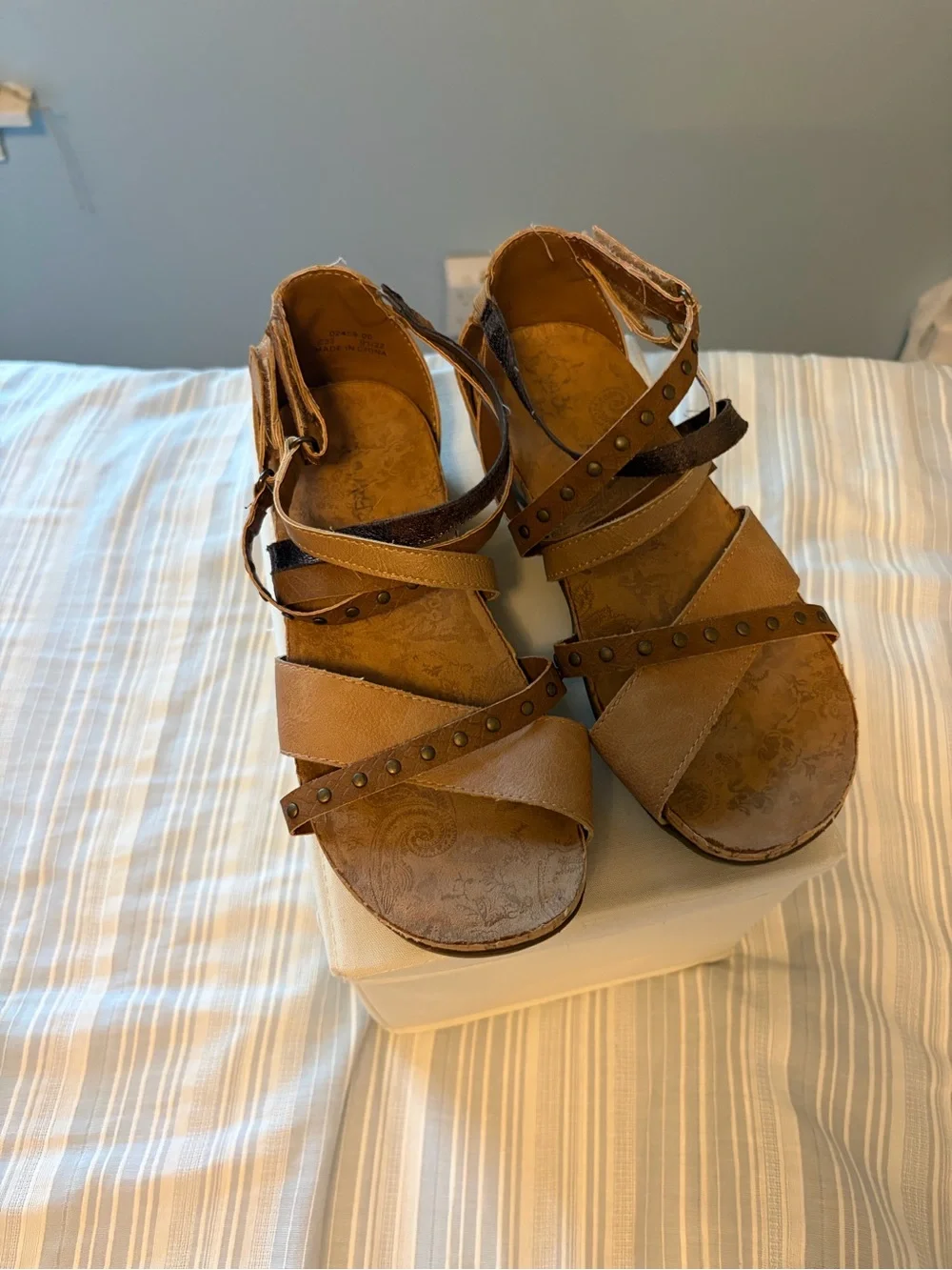 BearPaw casual tan